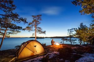 Dispersed camping location next to a lake